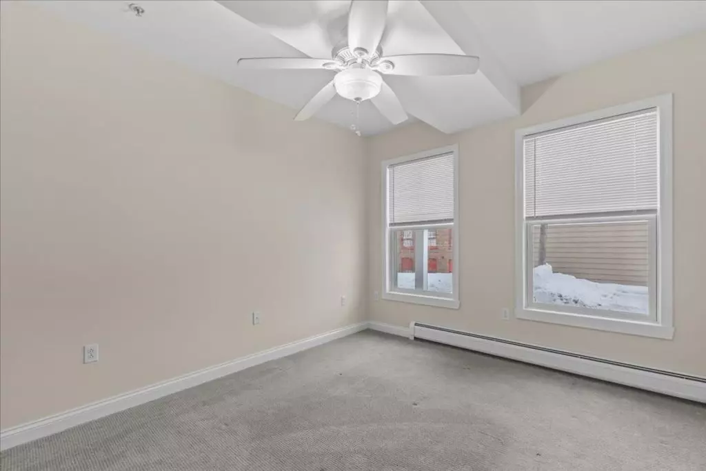 50 Barrett St #7, Burlington, VT | 2 Bedroom Apartment with Parking & Laundry | Available Sept. 2026