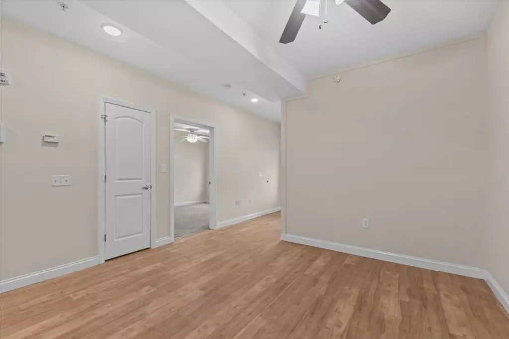 50 Barrett St #7, Burlington, VT | 2 Bedroom Apartment with Parking & Laundry | Available Sept. 2026