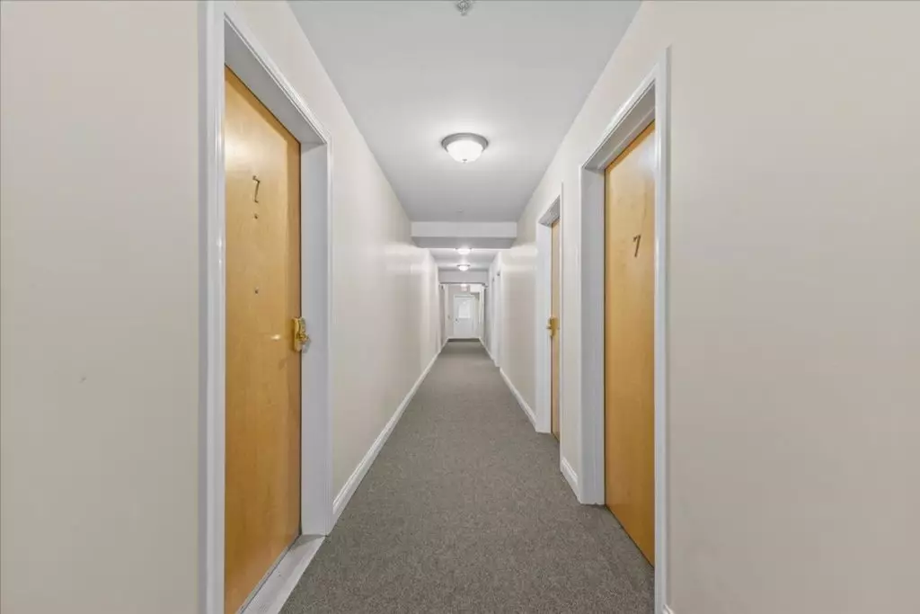 50 Barrett St #7, Burlington, VT | 2 Bedroom Apartment with Parking & Laundry | Available Sept. 2026