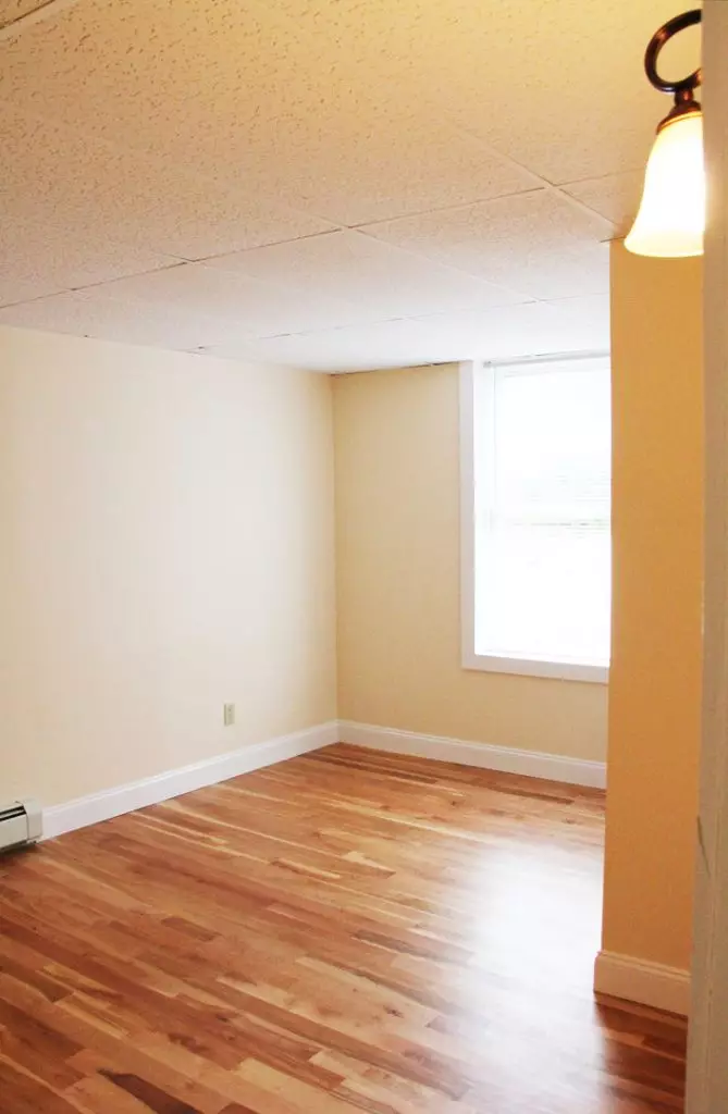 69A Spring Street, Burlington, VT | 5 Bedroom Apartment Near UVM | June 2027