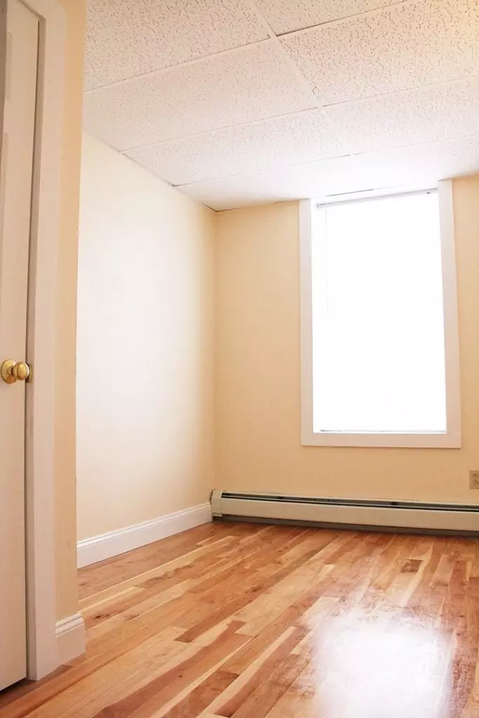 69A Spring Street, Burlington, VT | 5 Bedroom Apartment Near UVM | June 2027