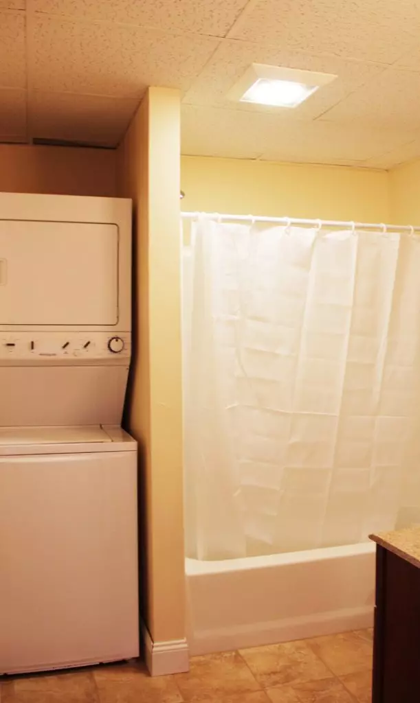 69A Spring Street, Burlington, VT | 5 Bedroom Apartment Near UVM | June 2027