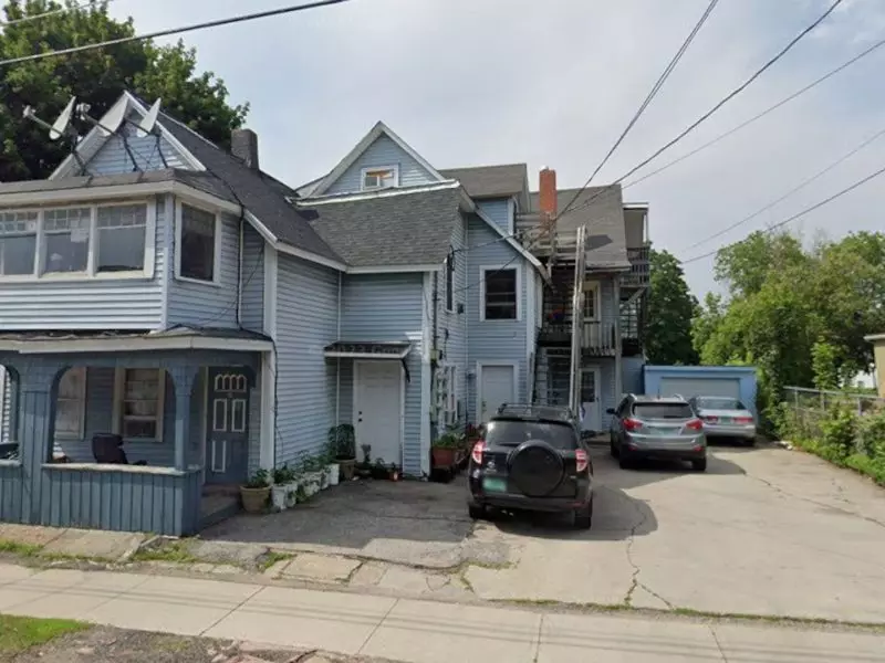 3 Bedroom Apartment in Old North End | Off Street Parking