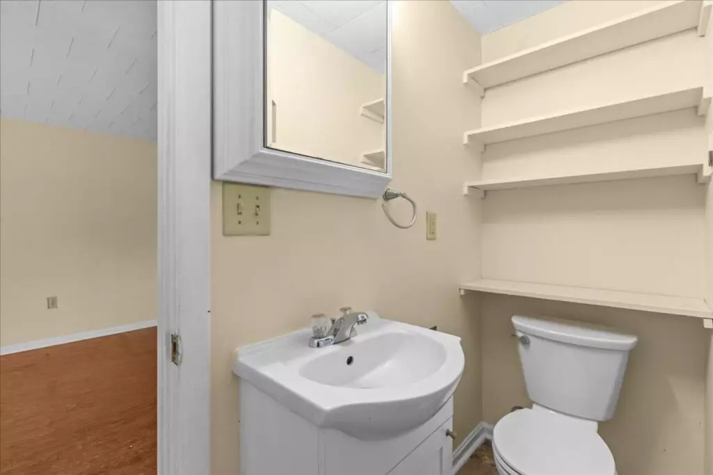 365 St Paul Street #6 -Available August 15th! – Burlington VT