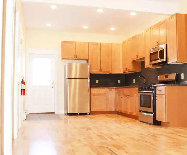 9 Bright St, Burlington, VT | 4 Bedroom, 2 Bathroom Apartment Near UVM & Downtown | June 2027