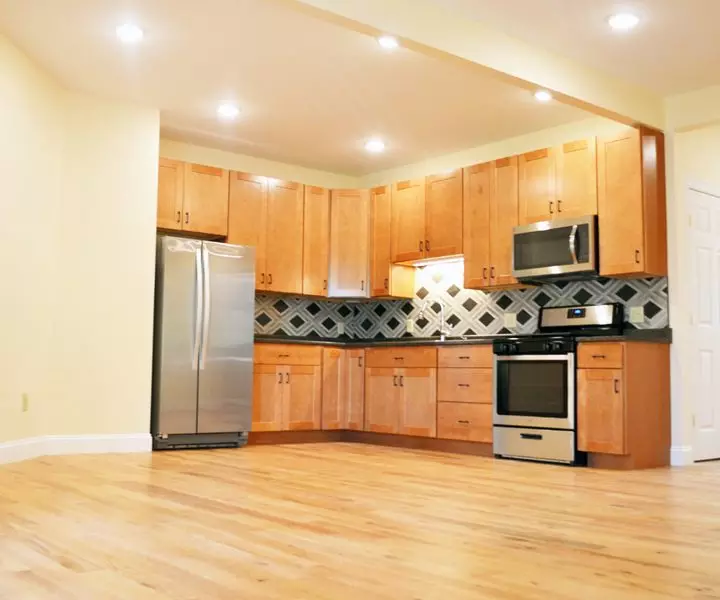 258 North St #7, Burlington, VT | 4 Bedroom, 2 Bathroom Apartment Near UVM | June 2027