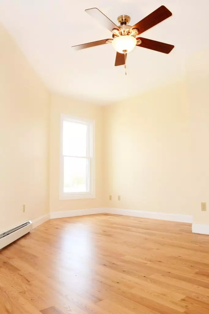 258 North St #7, Burlington, VT | 4 Bedroom, 2 Bathroom Apartment Near UVM | June 2027