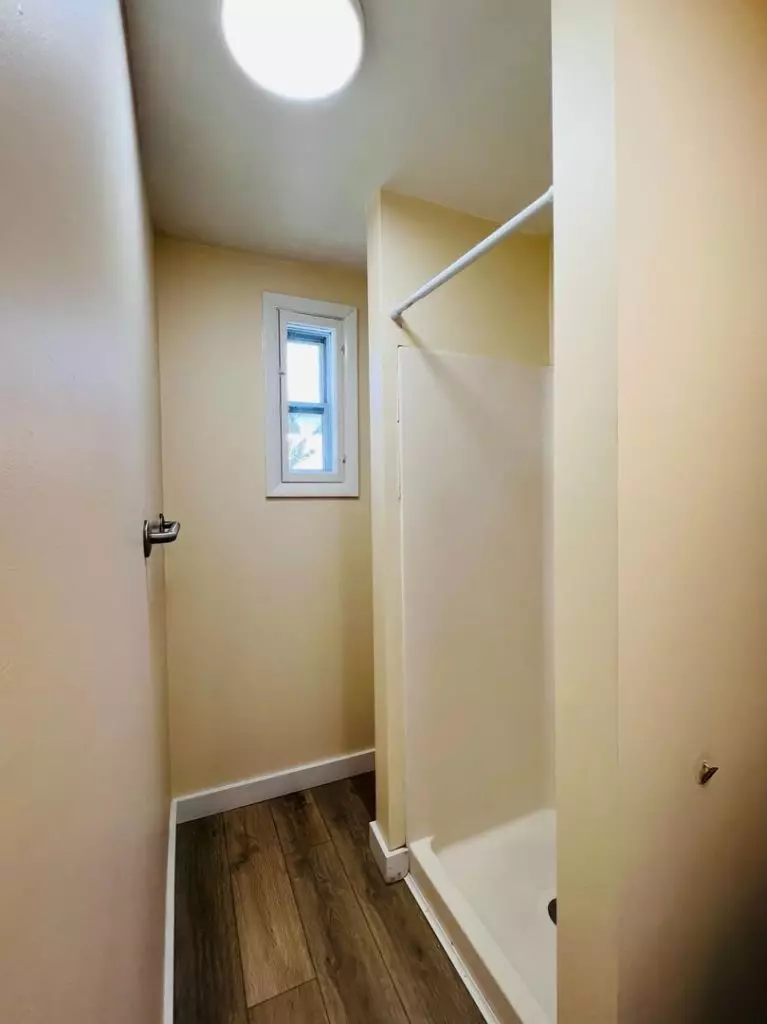 50 Howard St, Burlington, VT | 4 Bedroom Apartment Near UVM