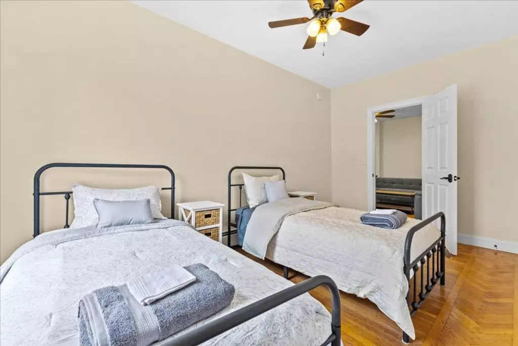 Private Room for Rent in Four Bedroom Apartment – Close to UVM Center – Available NOW!