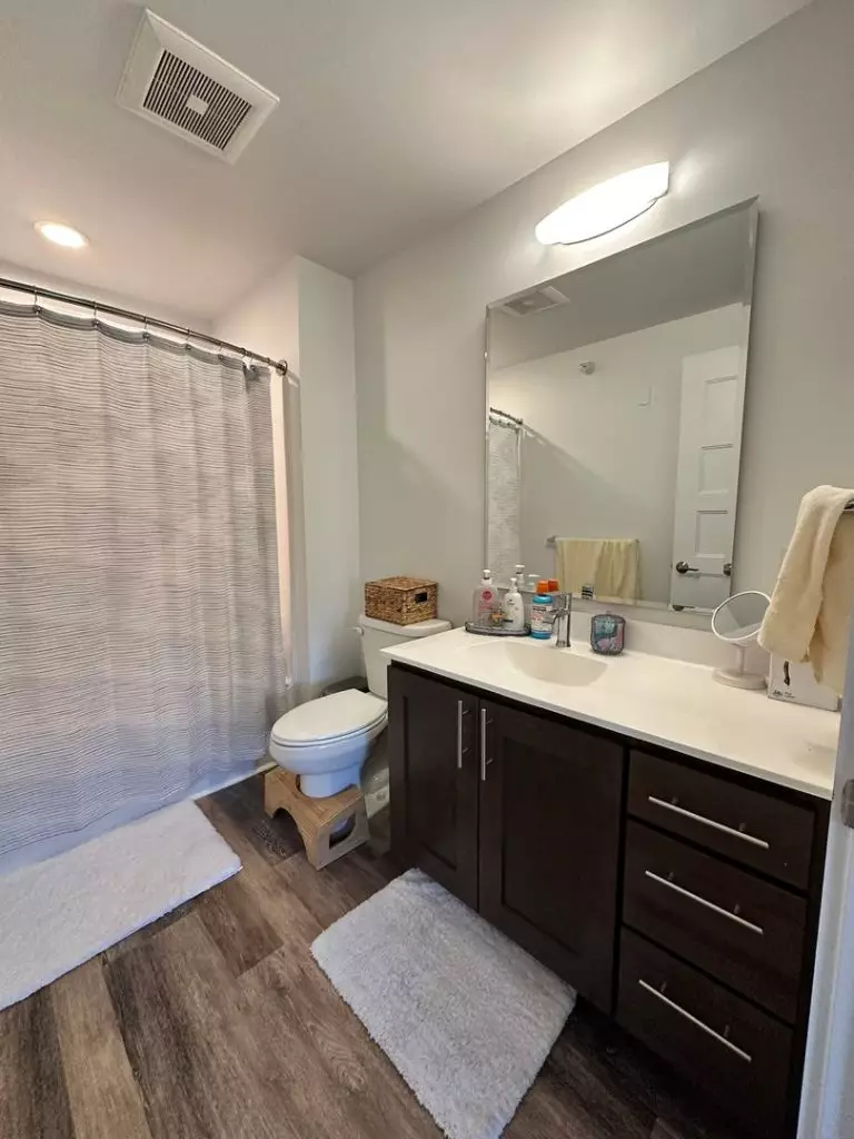 Gorgeous Two Bedroom, Two Bathroom Apartment Located in the Heart of St. Albans