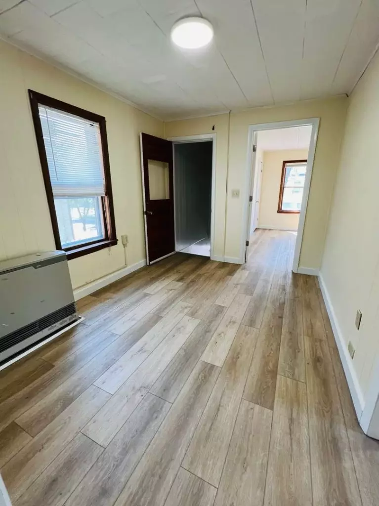 50 Howard St, Burlington, VT | 4 Bedroom Apartment Near UVM