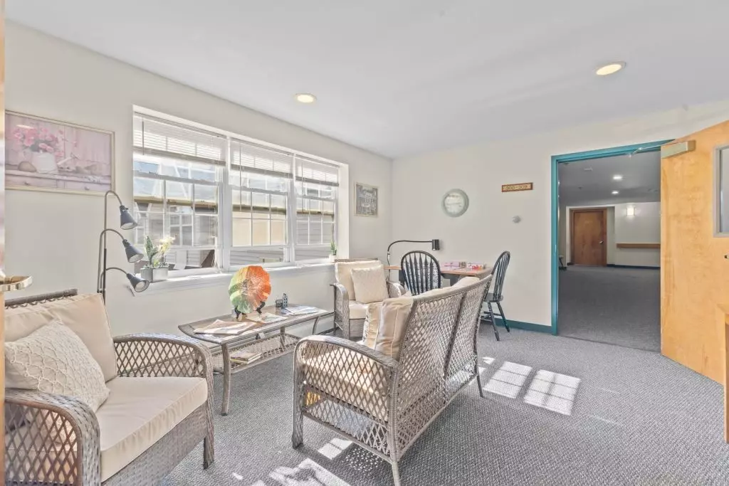 Available Now – 1 Bedroom 55+ Independent Senior Living Apartment in Williston, VT – Utilities Included