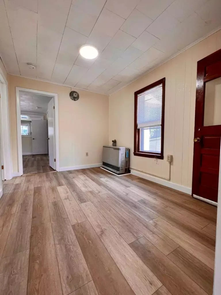 50 Howard St, Burlington, VT | 4 Bedroom Apartment Near UVM