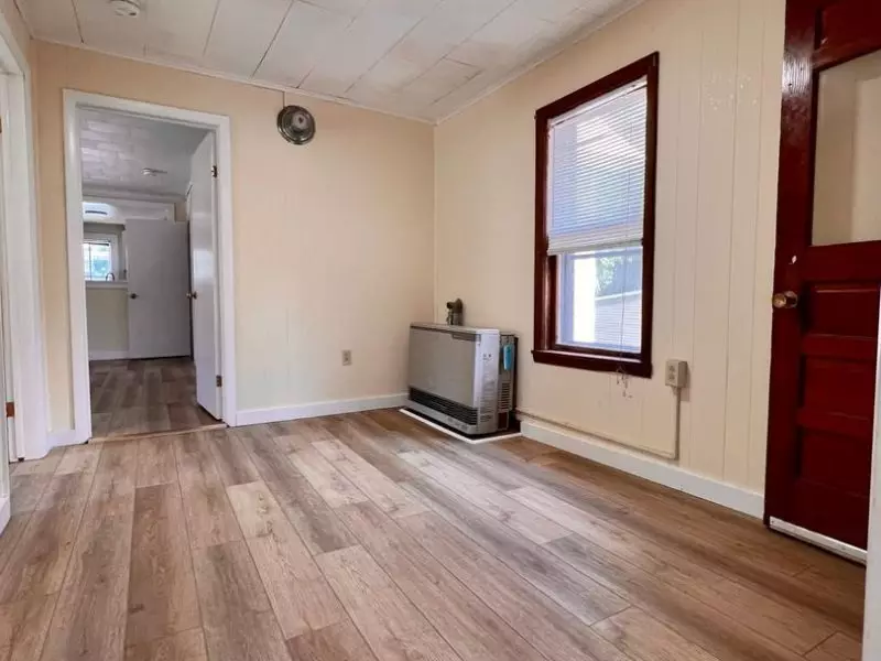 50 Howard St, Burlington, VT | 4 Bedroom Apartment Near UVM