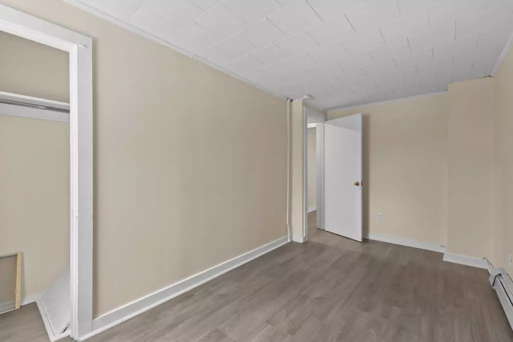 Spacious 2 bedroom available!