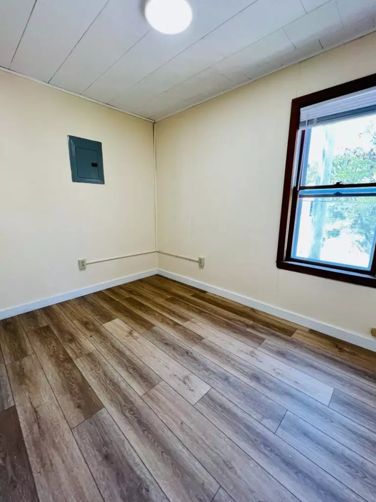 50 Howard St, Burlington, VT | 4 Bedroom Apartment Near UVM