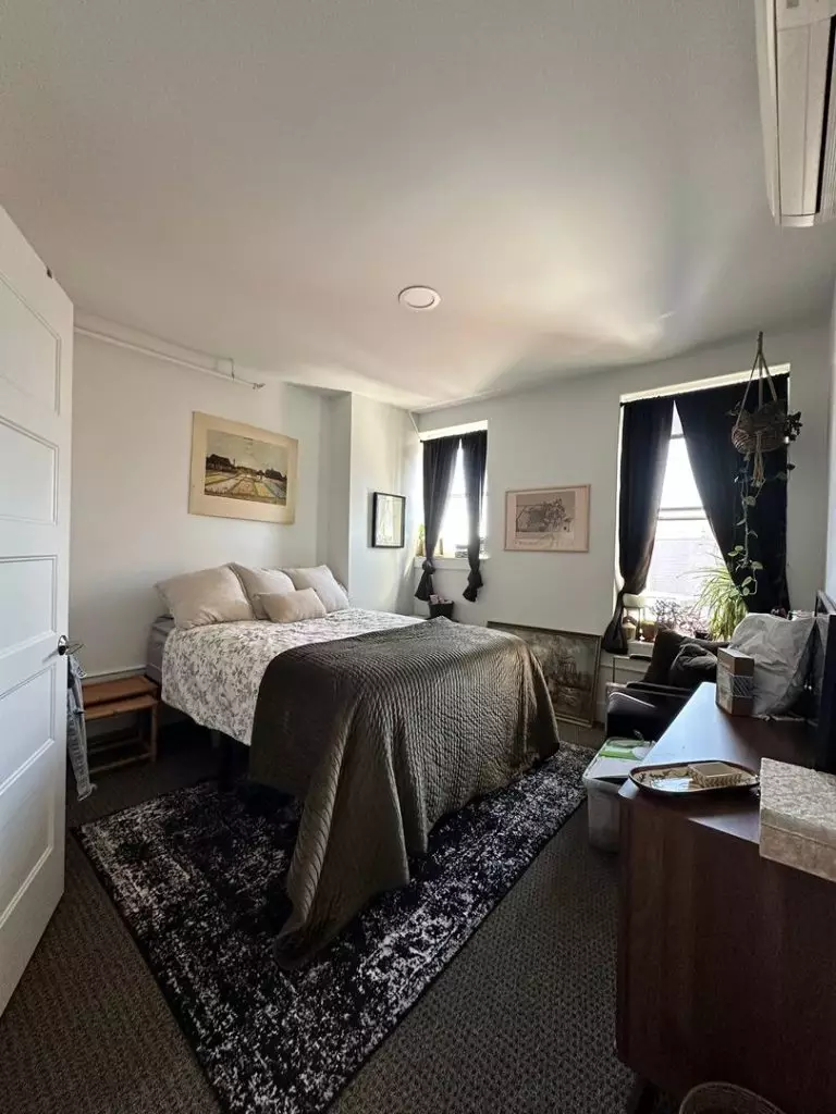 Gorgeous Two Bedroom, Two Bathroom Apartment Located in the Heart of St. Albans