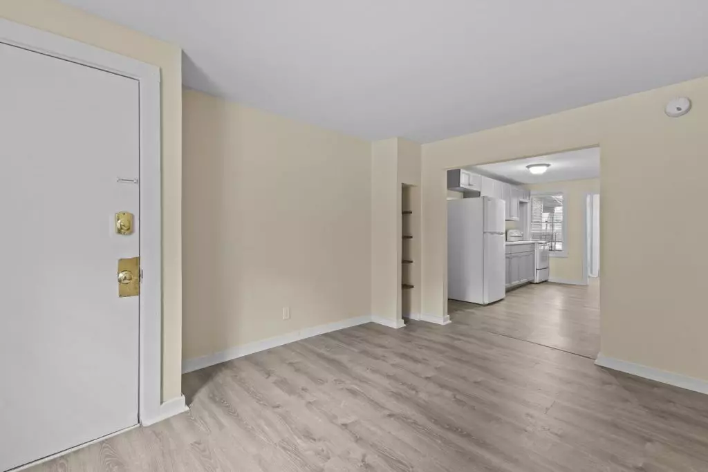Spacious 2 bedroom available!