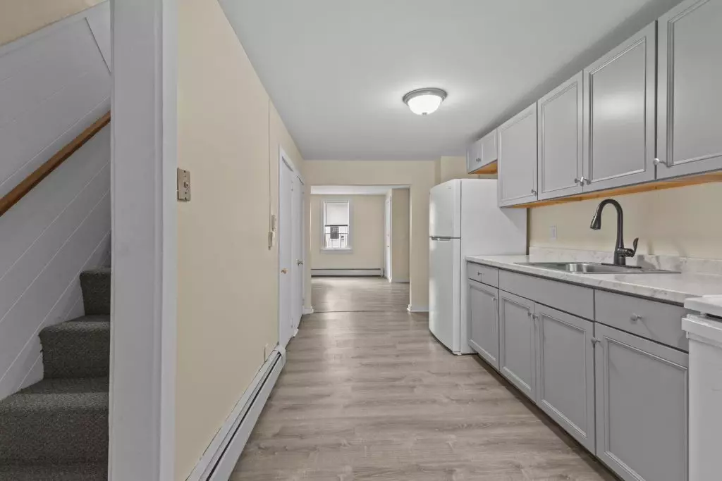 Spacious 2 bedroom available!