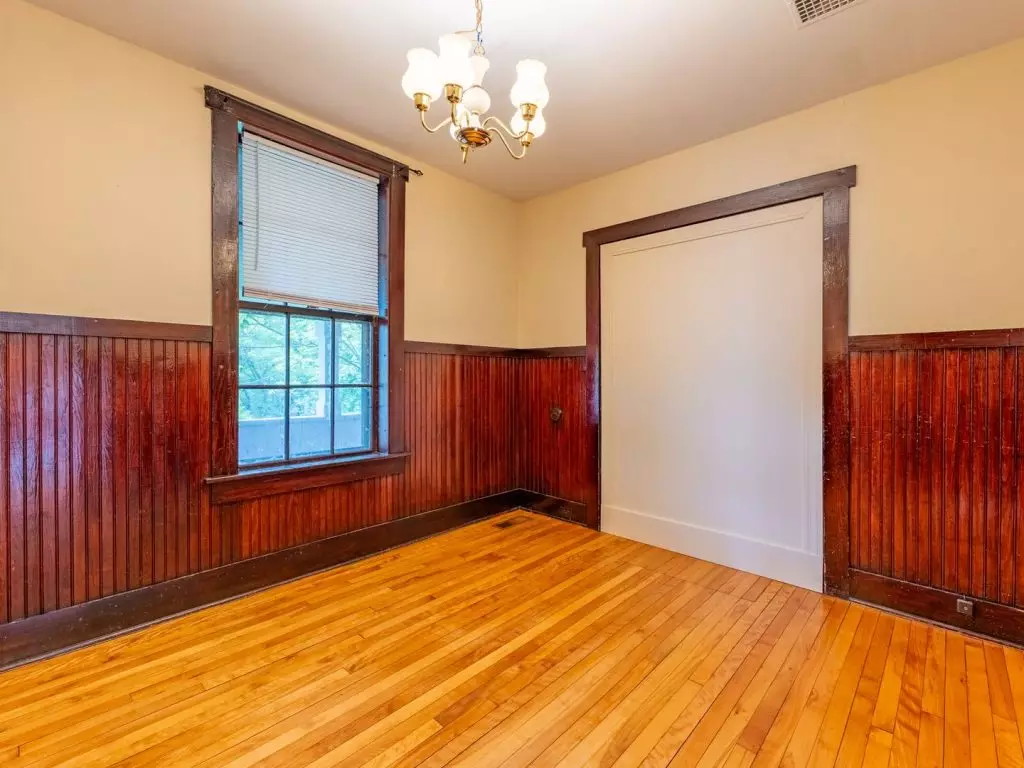 24 Colchester Ct, Burlington, VT | Spacious 4 Bedroom Apartment Near UVM | June 2027