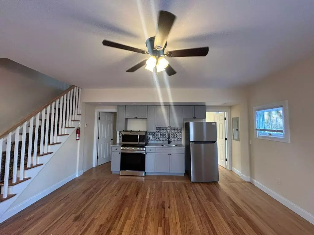 5 Bedroom + Office Apartment in Burlington, VT | Newly Renovated Near UVM | June 2027