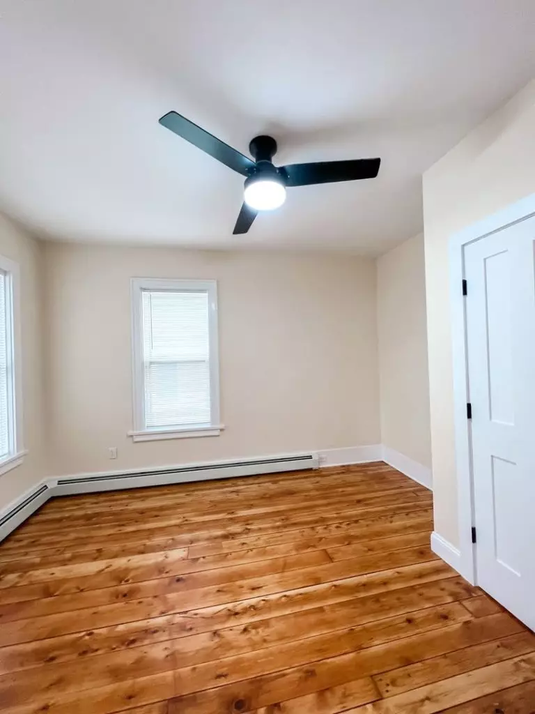 29 Pine St, Burlington, VT | Renovated 4 Bedroom, 2 Bathroom Apartment Downtown | June 2027
