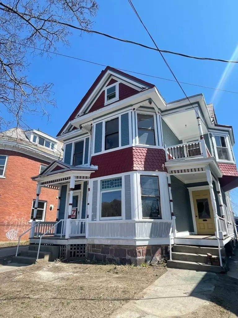 88 North Winooski Ave, Burlington, VT | Updated 4 Bedroom Apartment with Historic Charm | June 2027