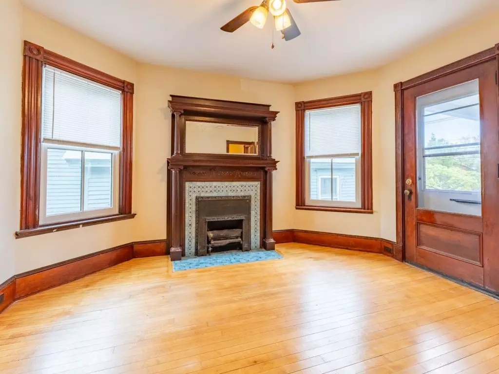 88 North Winooski Ave #1, Burlington, VT | 4 Bedroom + Office Near UVM | June 2027
