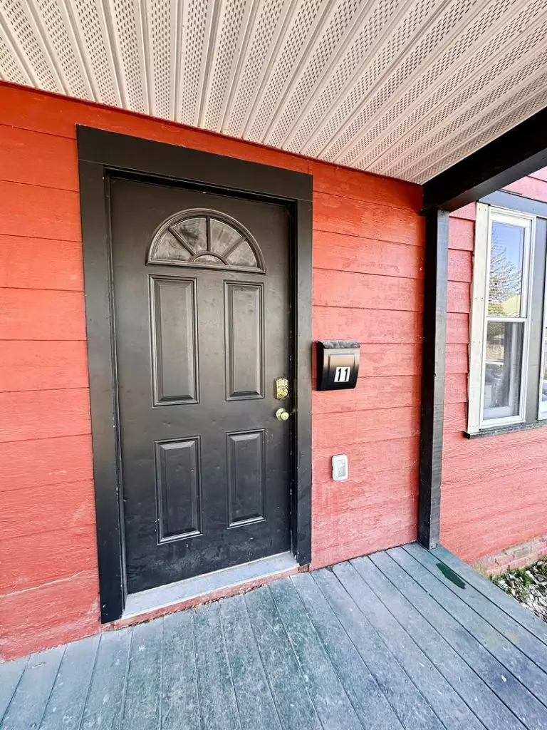 5 Bedroom + Office Apartment in Burlington, VT | Newly Renovated Near UVM | June 2027