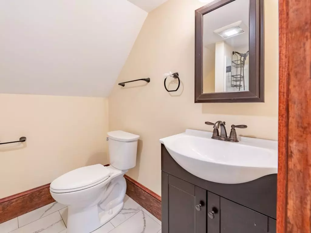 88 North Winooski Ave #1, Burlington, VT | 4 Bedroom + Office Near UVM | June 2027