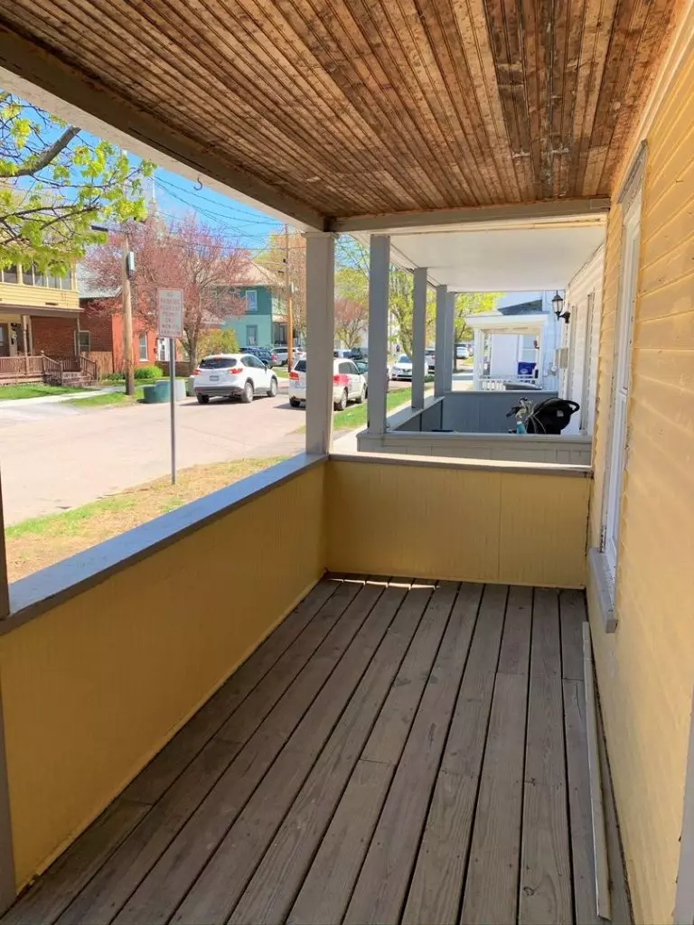 13 Peru St, Burlington, VT | Renovated 3 Bedroom House Near UVM & Downtown | June 2027
