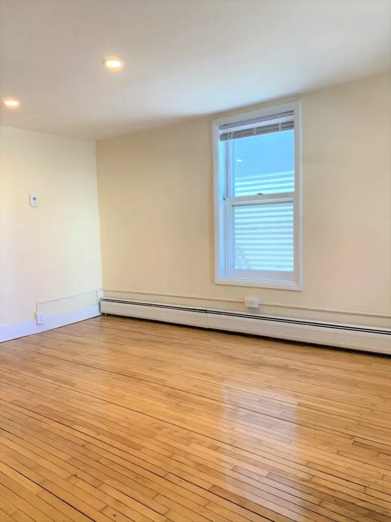 13 Peru St, Burlington, VT | Renovated 3 Bedroom House Near UVM & Downtown | June 2027
