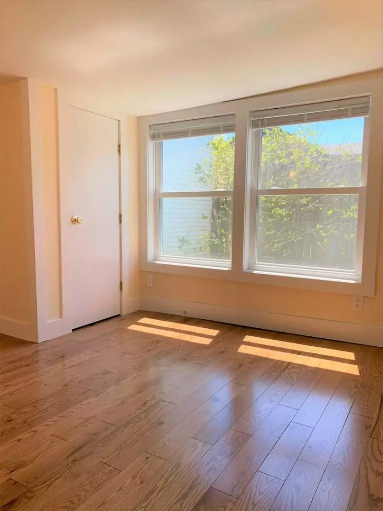 13 Peru St, Burlington, VT | Renovated 3 Bedroom House Near UVM & Downtown | June 2027
