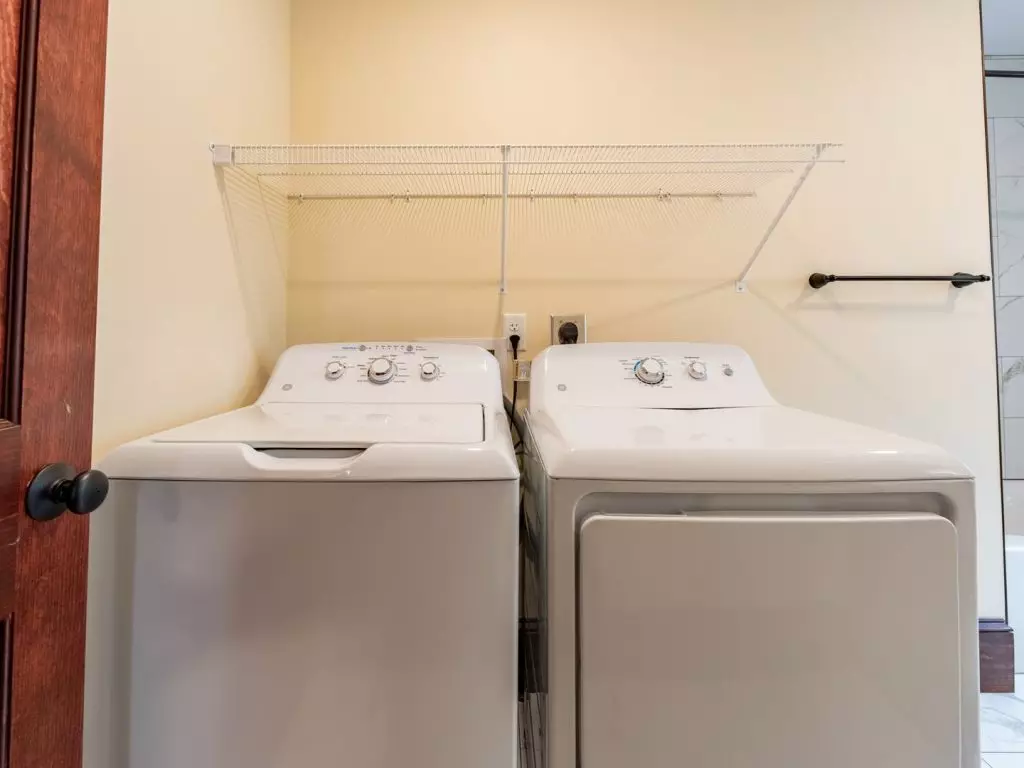 88 North Winooski Ave #1, Burlington, VT | 4 Bedroom + Office Near UVM | June 2027