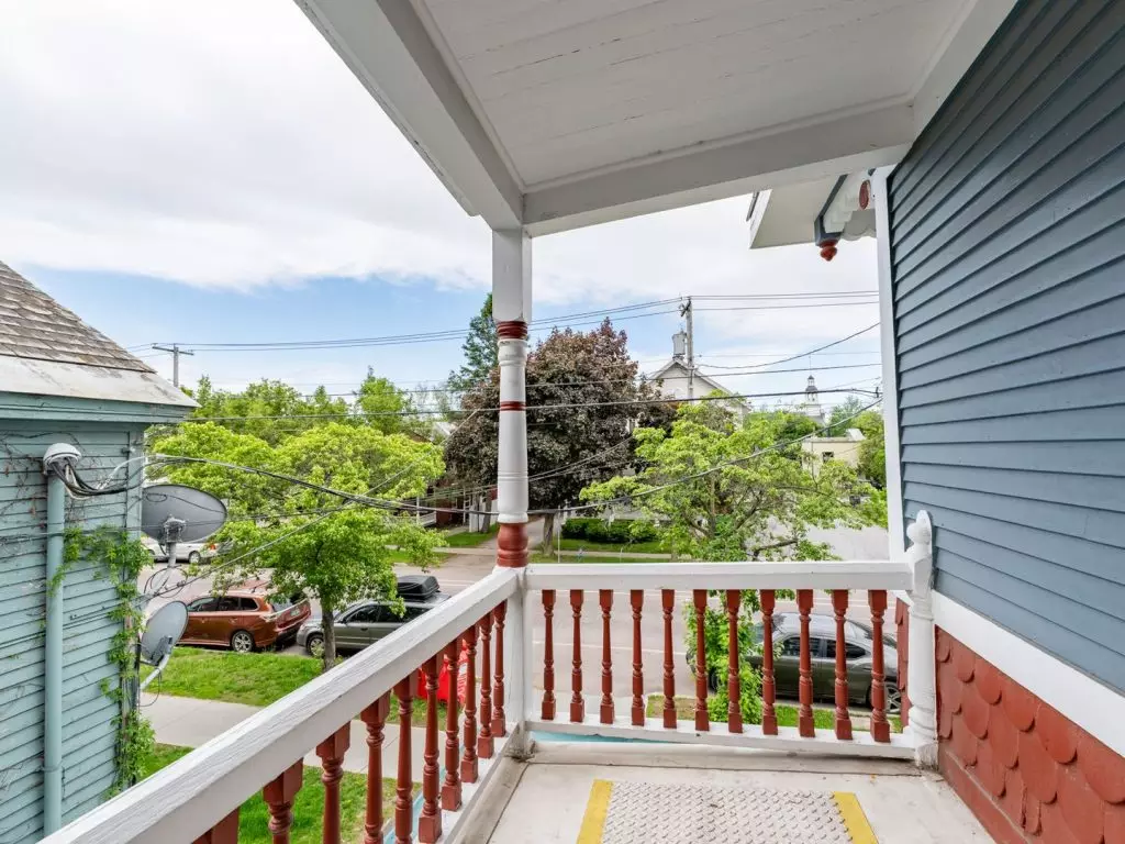 88 North Winooski Ave #1, Burlington, VT | 4 Bedroom + Office Near UVM | June 2027