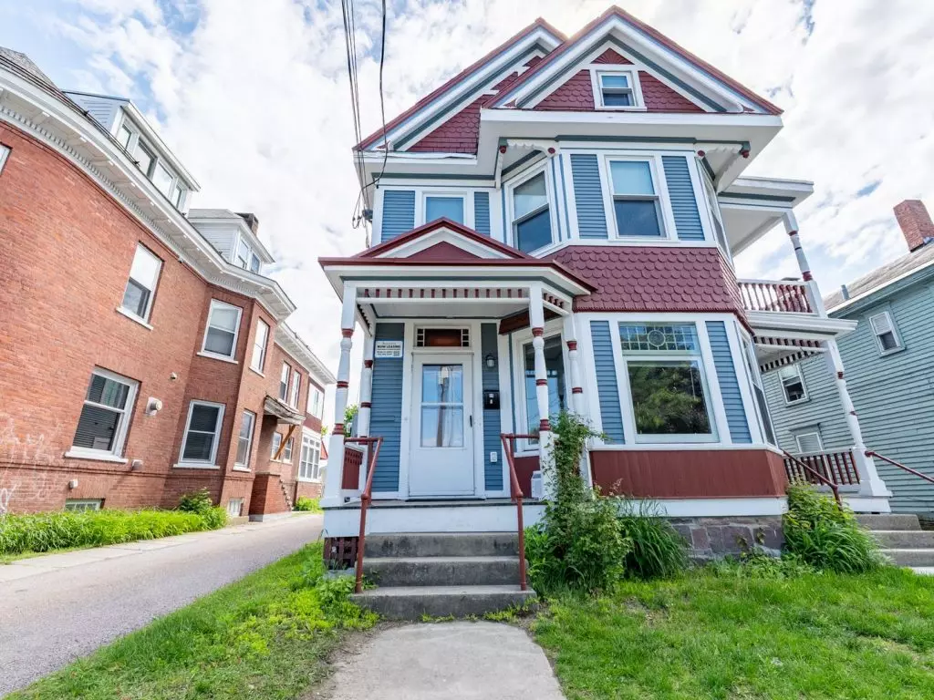 88 North Winooski Ave #1, Burlington, VT | 4 Bedroom + Office Near UVM | June 2027
