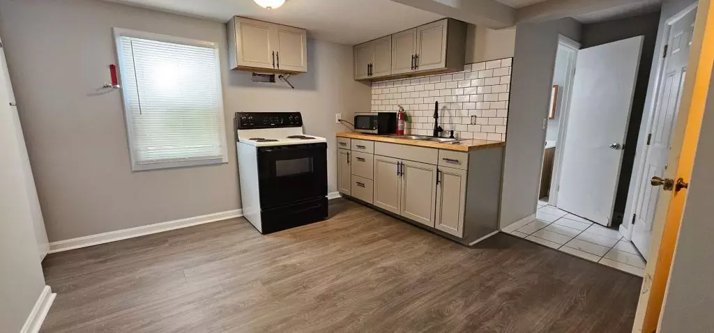 4 Bedroom Apartment for Rent in Burlington, VT | Off-Street Parking | Pet Friendly | June 2027