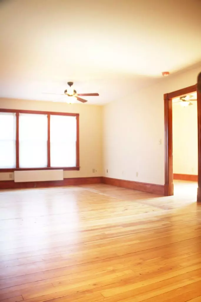 4 Bedroom Downtown Burlington Apartment | Unique 2-Level Layout & Updated Kitchen | June 2027