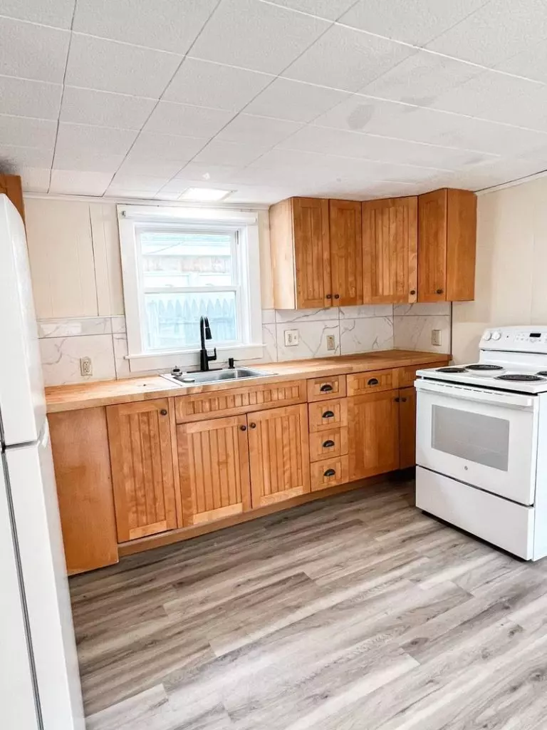 20 Cedar St, Burlington, VT | 5 Bedroom House with Private Yard & Parking | June 2027
