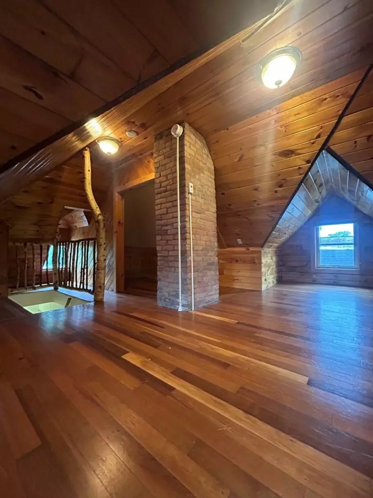 206B N. Winooski Ave, Burlington, VT | Beautiful 3 Bedroom Apartment with Parking | June 2027