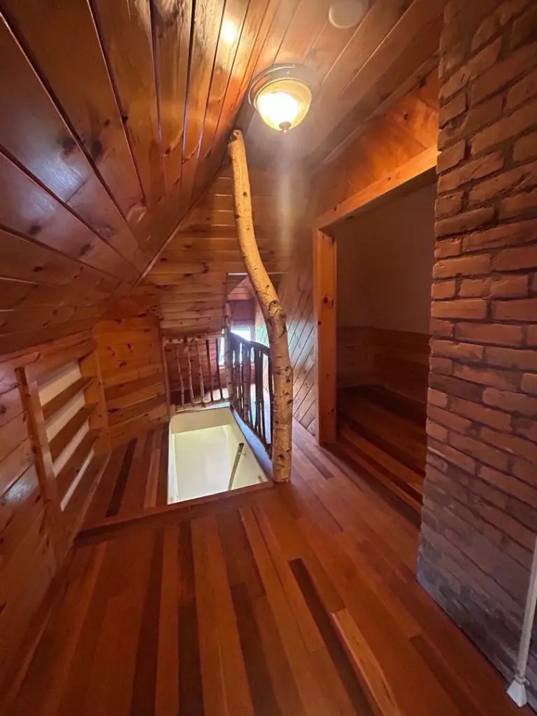 206B N. Winooski Ave, Burlington, VT | Beautiful 3 Bedroom Apartment with Parking | June 2027