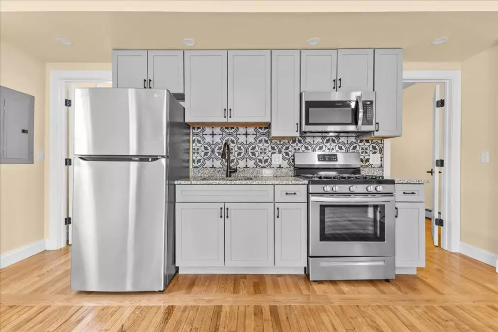 Newly Renovated 4 Bedroom + Office Apartment in Burlington, VT | Near UVM | June 2027