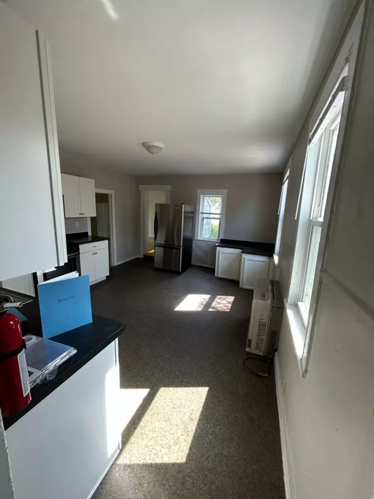 79B Chase St, Burlington, VT | 3 Bedroom Apartment Near UVM & Winooski | June 2027