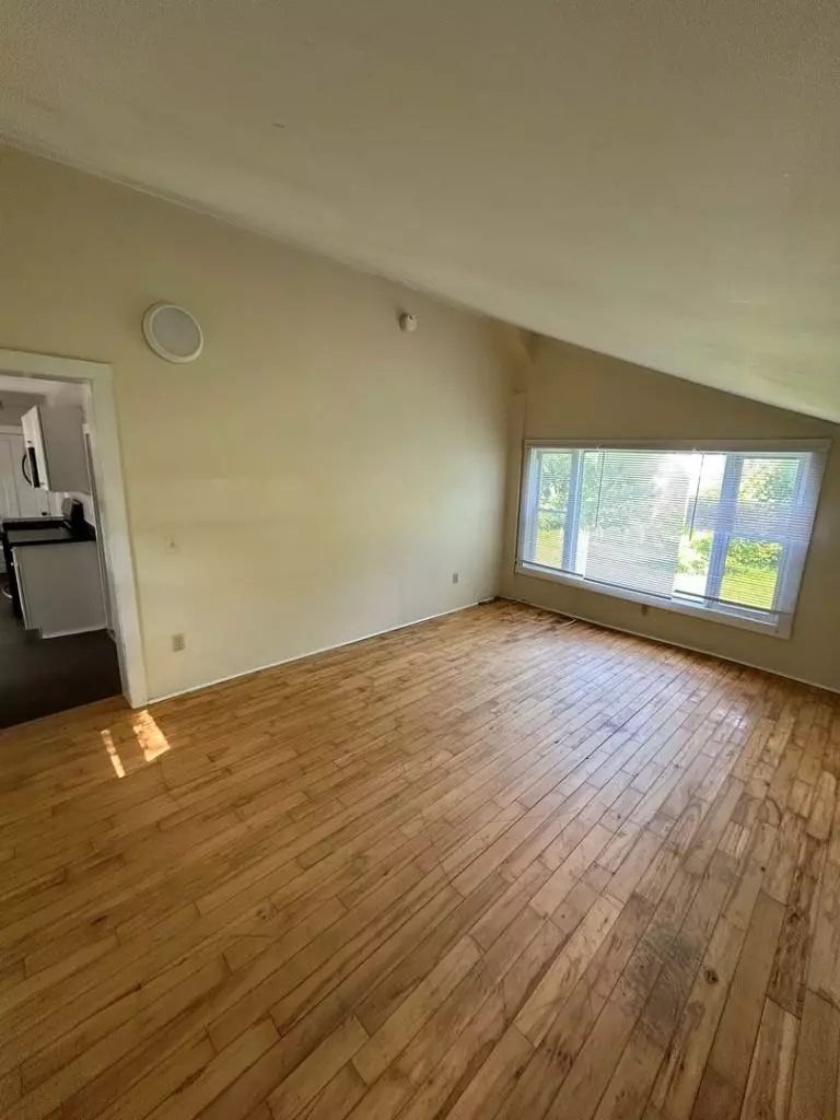 79B Chase St, Burlington, VT | 3 Bedroom Apartment Near UVM & Winooski | June 2027
