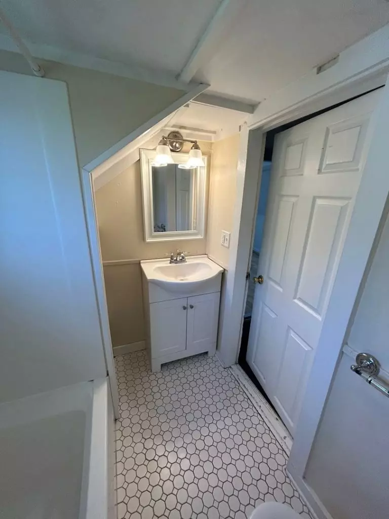 79B Chase St, Burlington, VT | 3 Bedroom Apartment Near UVM & Winooski | June 2027