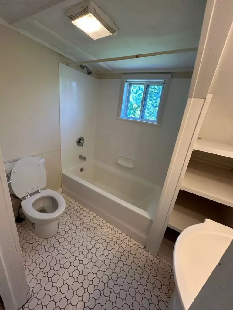 79B Chase St, Burlington, VT | 3 Bedroom Apartment Near UVM & Winooski | June 2027