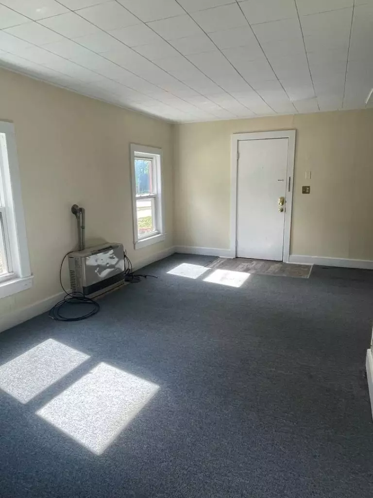 Cozy 1-Bedroom Apartment Available – Optional Carport!