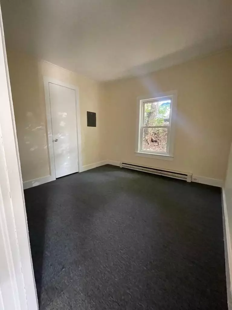 Cozy 1-Bedroom Apartment Available – Optional Carport!