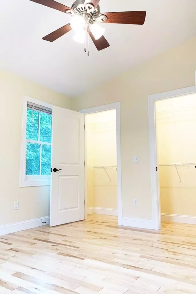 21 Peru St #1, Burlington, VT | Newly Renovated 4 Bedroom, 2 Bathroom Apartment Near Downtown | June 2027