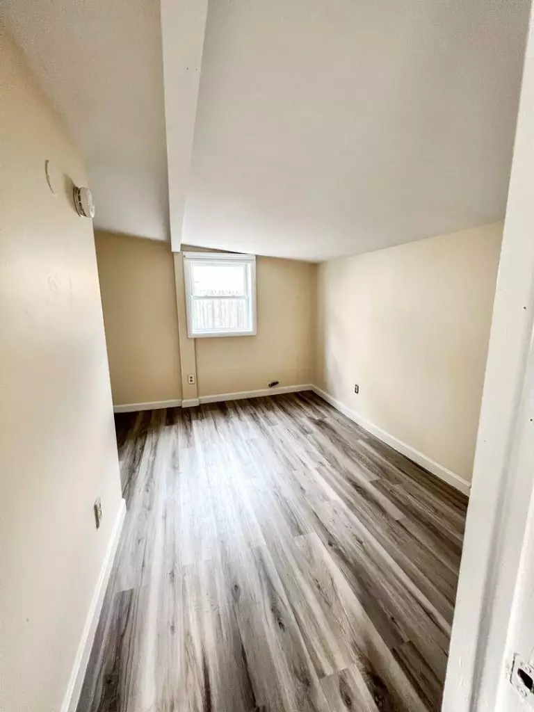 20 Cedar St, Burlington, VT | 5 Bedroom House with Private Yard & Parking | June 2027
